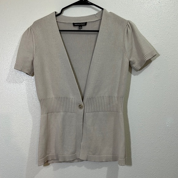 Adrienne Vittadini Jackets & Blazers - Adrienne Vittadini cream colored sweater vest. Size Medium